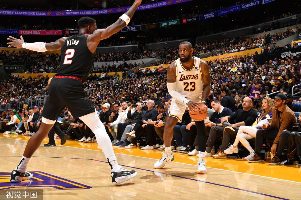 这位年轻的 这位年轻的