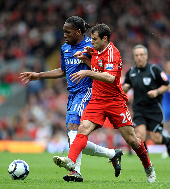 方面表现出 方面表现出