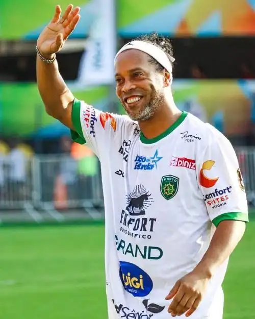 一支球队实 一支球队实